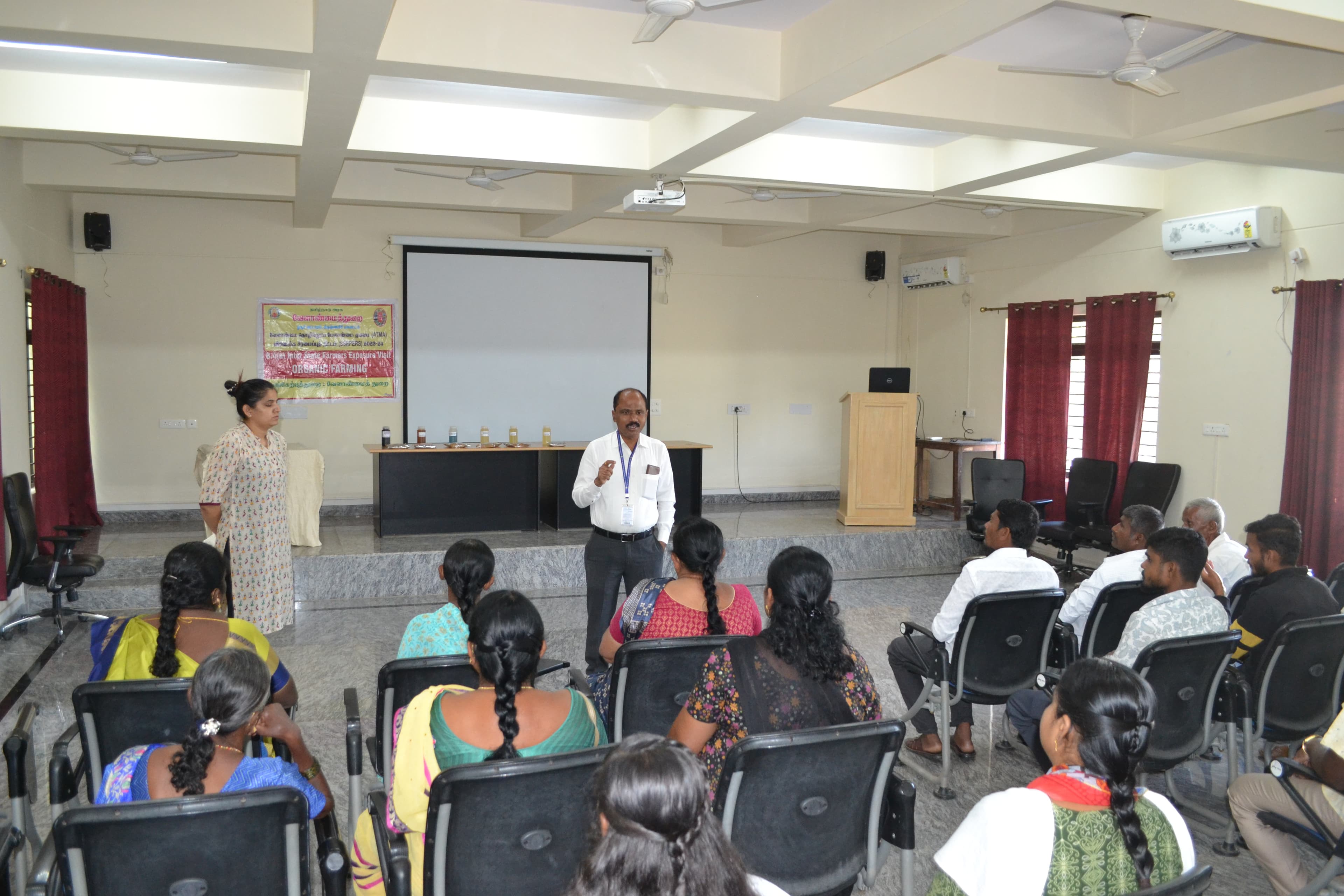 Hands-on training with farmers from Tamil Nadu
